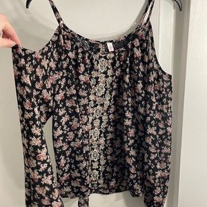 Peekaboo long sleeve with floral print shirt and lace detail on the back